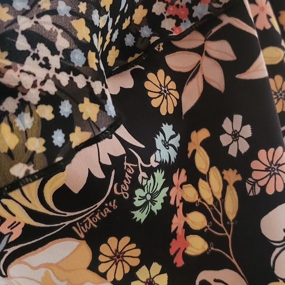 Victoria Secret Nighty - Picture 5 of 5